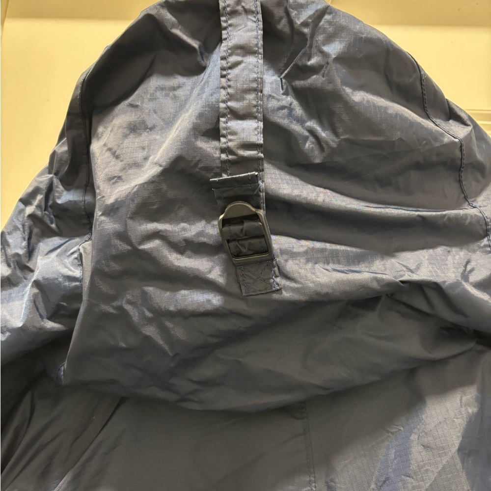 L.L. Bean Men's Navy Vintage Raincoat - Picture 7 of 15